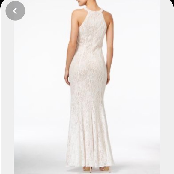 Gorgeous lace formal gown size 6 - Picture 7 of 8